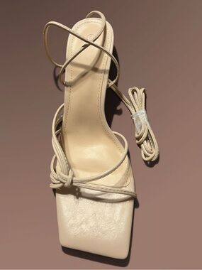 Women's Strappy Square-Toe Sandal in Cream